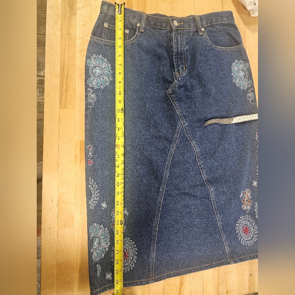 Jackie Blue Embroidered Denim Skirt with Floral Patterns - Picture 6 of 6